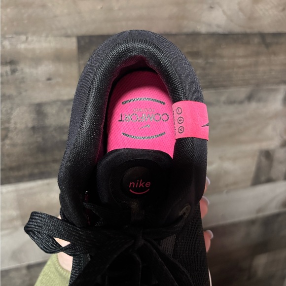 Nike Women’s Black with Pink Accent Athletic Running Shoes - Picture 7 of 9